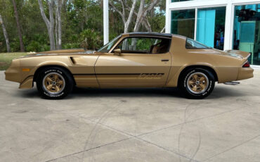 Chevrolet-Camaro-1980-Hatchback-7