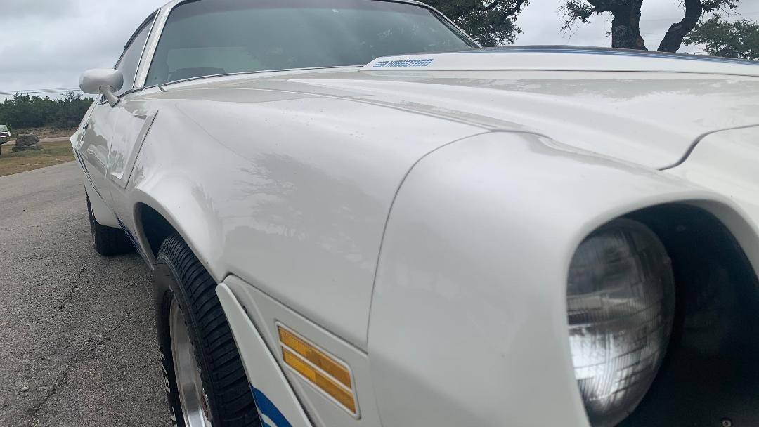 Chevrolet-Camaro-1980-white-11