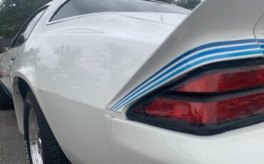 Chevrolet-Camaro-1980-white-14