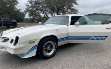Chevrolet-Camaro-1980-white-17