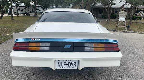 Chevrolet-Camaro-1980-white-2