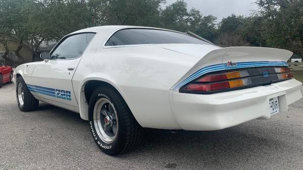 Chevrolet-Camaro-1980-white-7
