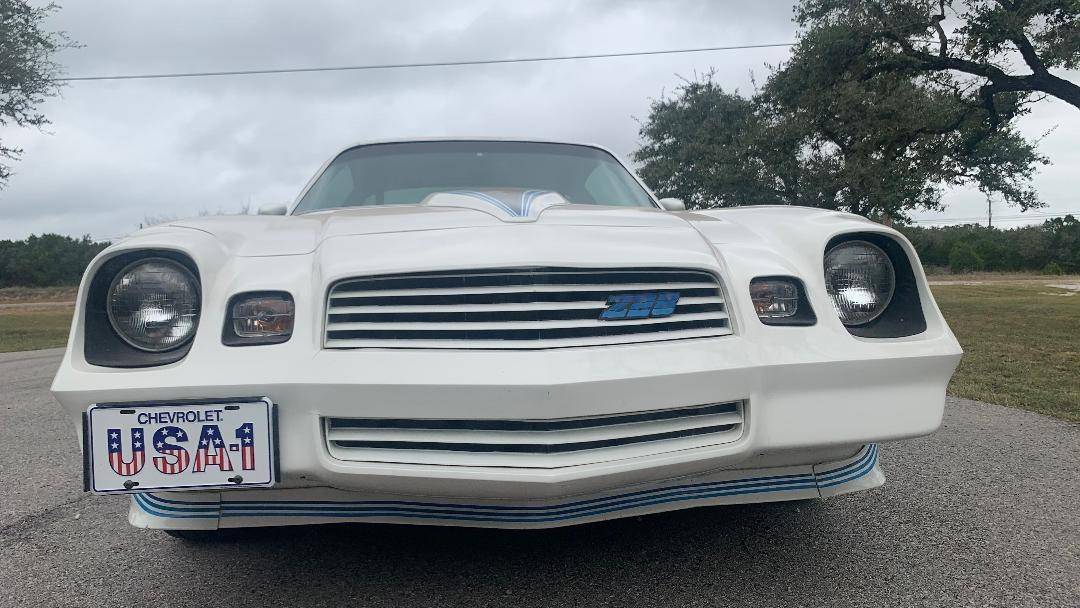 Chevrolet-Camaro-1980-white-8