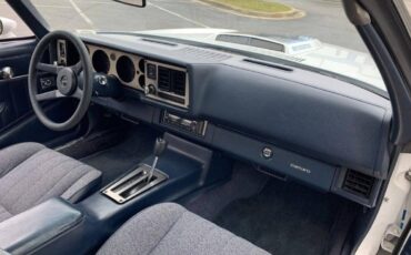 Chevrolet-Camaro-1981-15