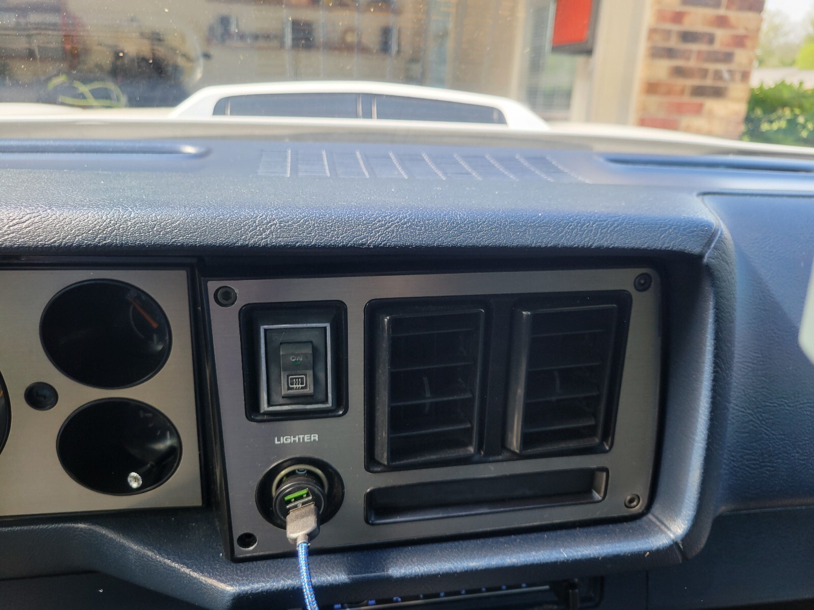 Chevrolet-Camaro-1981-26