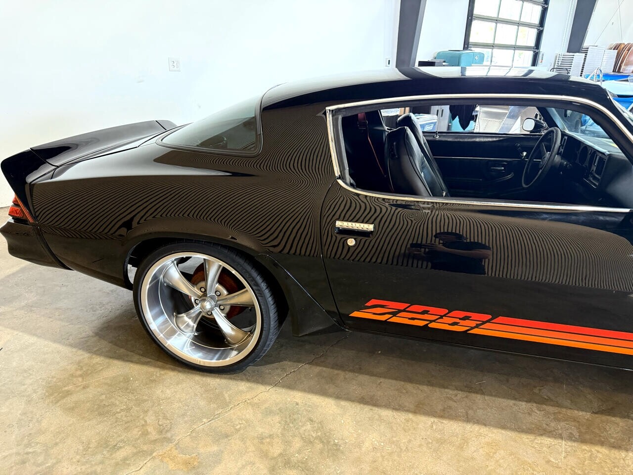Chevrolet-Camaro-1981-American-Muscle-Car-11