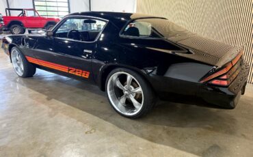 Chevrolet-Camaro-1981-American-Muscle-Car-14