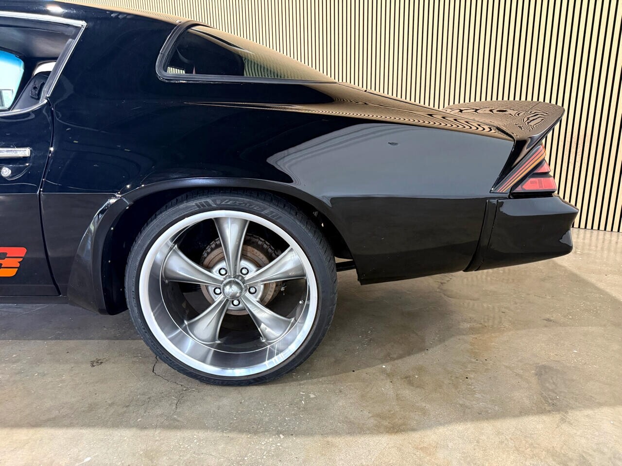 Chevrolet-Camaro-1981-American-Muscle-Car-15