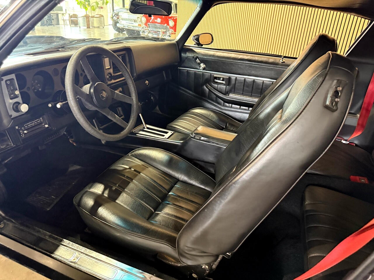 Chevrolet-Camaro-1981-American-Muscle-Car-21