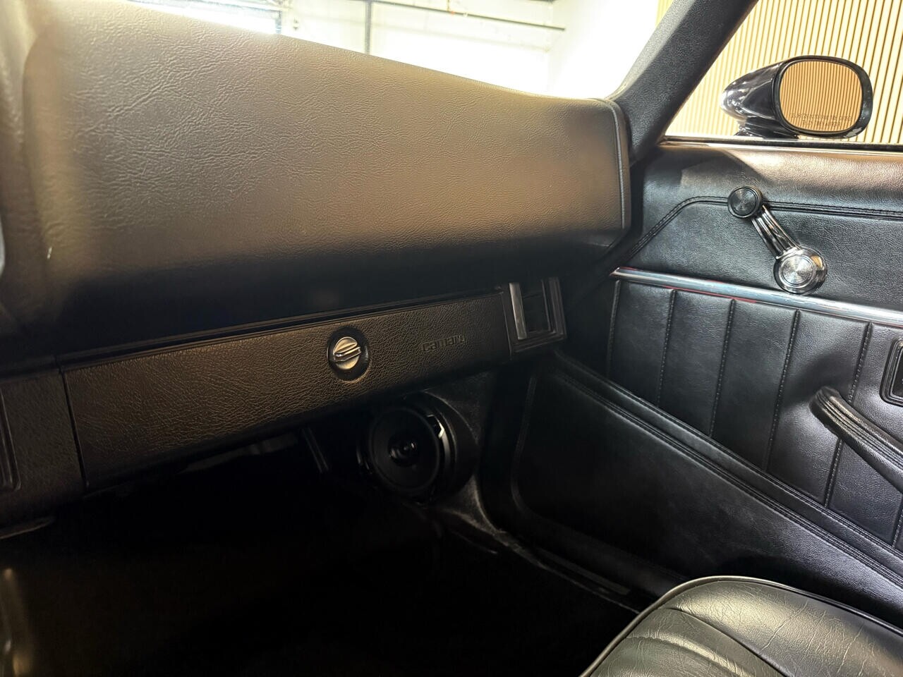 Chevrolet-Camaro-1981-American-Muscle-Car-30