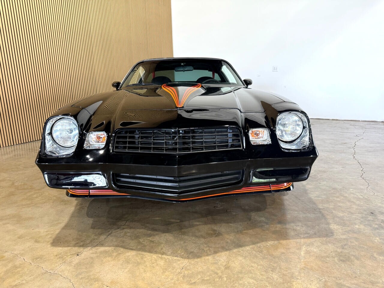 Chevrolet-Camaro-1981-American-Muscle-Car-5