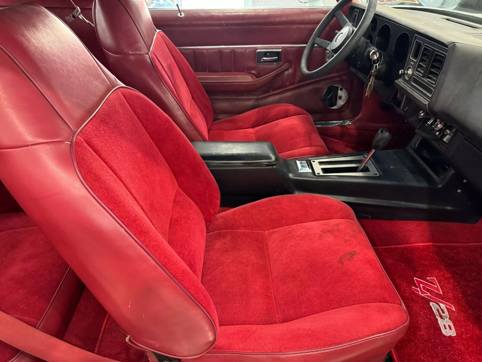 Chevrolet-Camaro-1981-Coupe-9