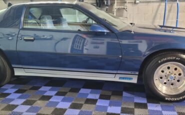 Chevrolet-Camaro-1982-Coupe-1