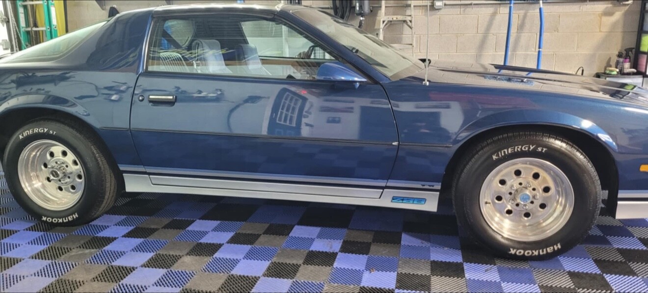 Chevrolet-Camaro-1982-Coupe-1