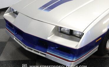 Chevrolet-Camaro-1982-Coupe-18