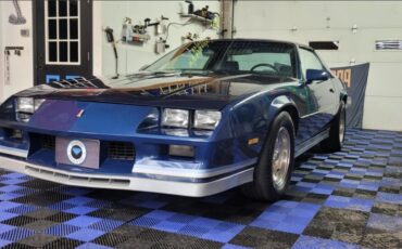 Chevrolet-Camaro-1982-Coupe-2