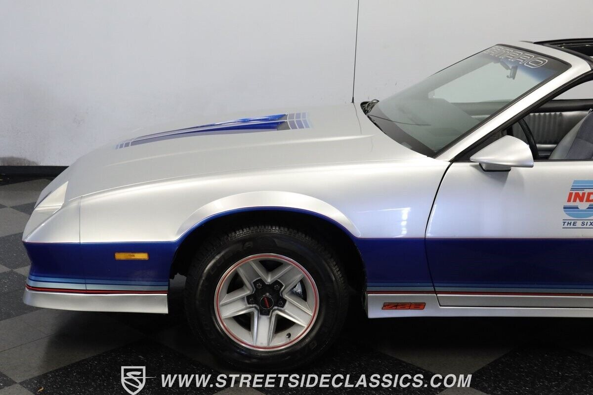 Chevrolet-Camaro-1982-Coupe-22