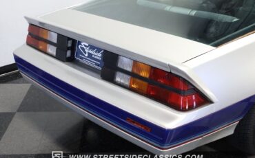 Chevrolet-Camaro-1982-Coupe-24