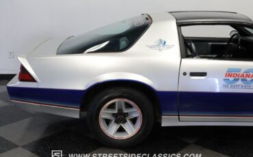 Chevrolet-Camaro-1982-Coupe-27