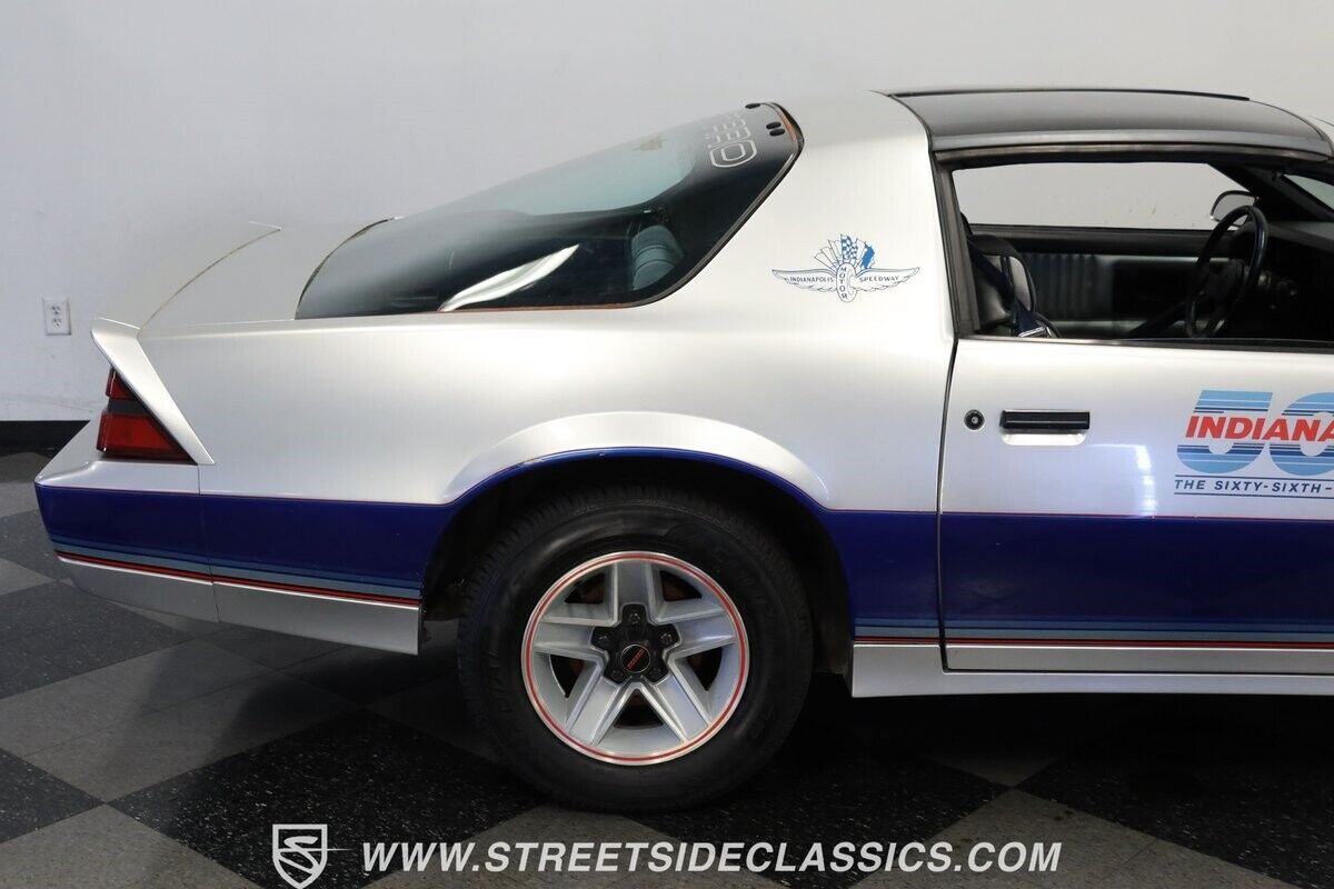 Chevrolet-Camaro-1982-Coupe-27