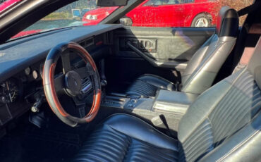 Chevrolet-Camaro-1982-Coupe-4