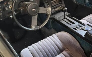 Chevrolet-Camaro-1982-Coupe-5