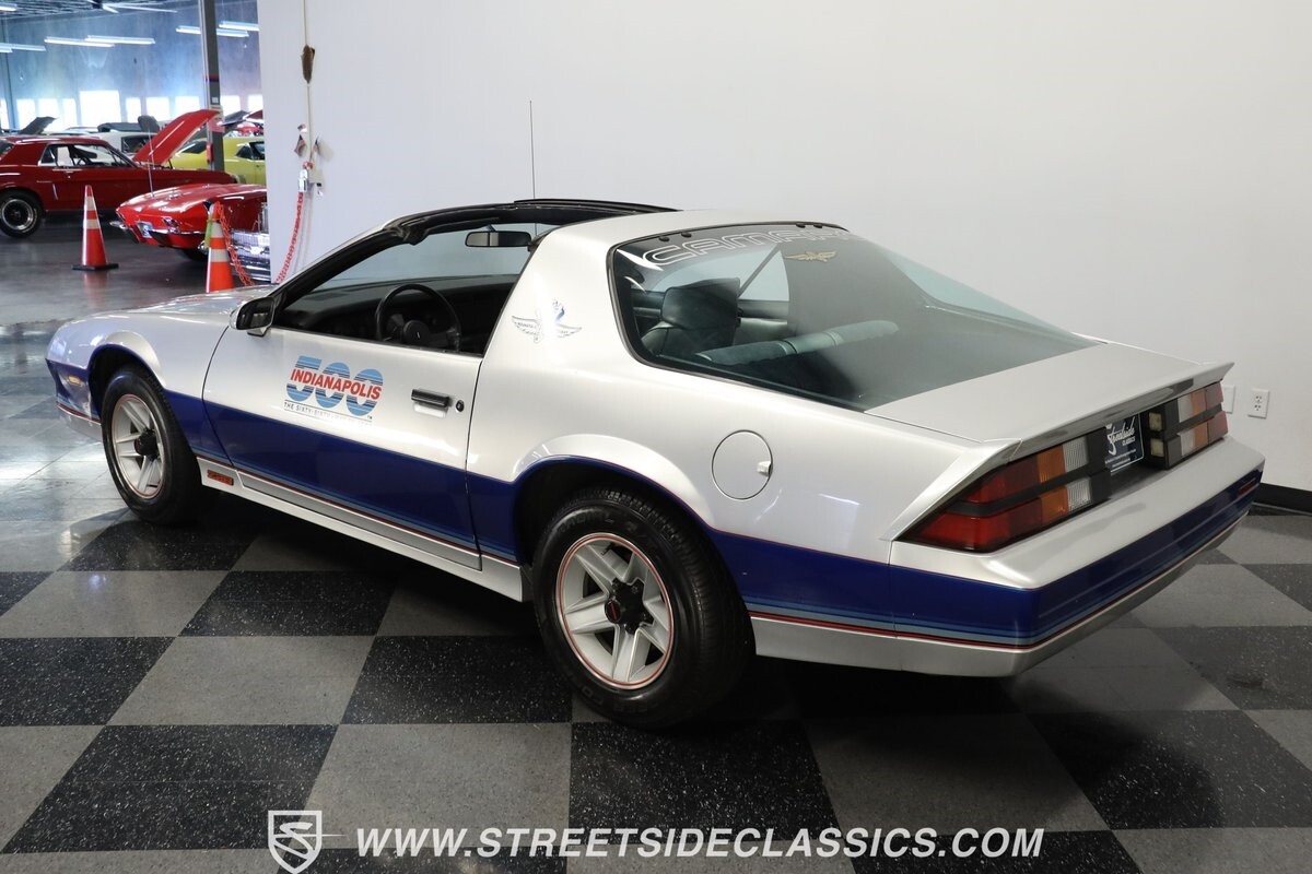 Chevrolet-Camaro-1982-Coupe-6