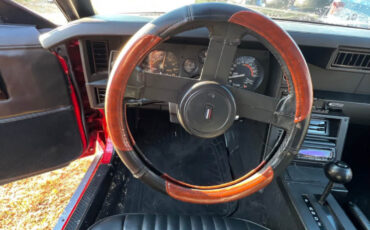 Chevrolet-Camaro-1982-Coupe-9