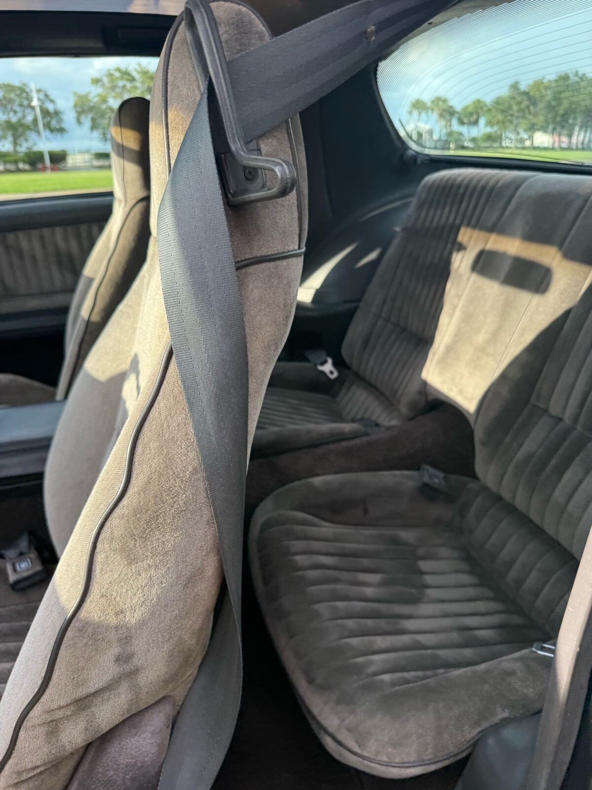 Chevrolet-Camaro-1983-10
