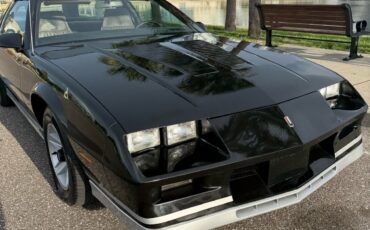 Chevrolet-Camaro-1983