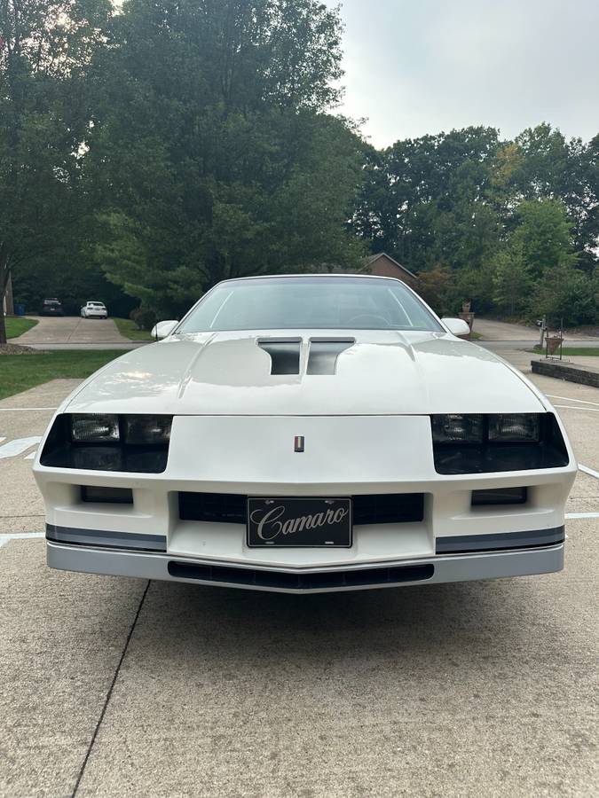 Chevrolet Camaro  1984 white