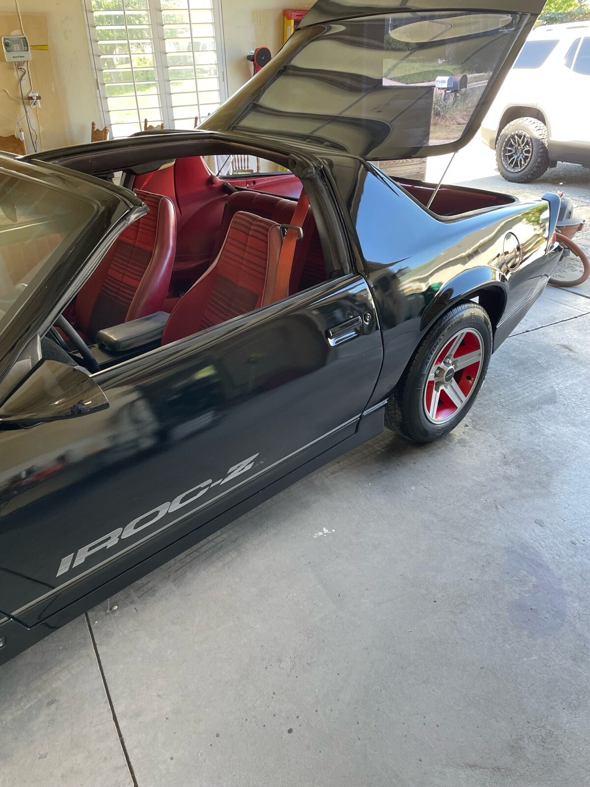 Chevrolet-Camaro-1985-12