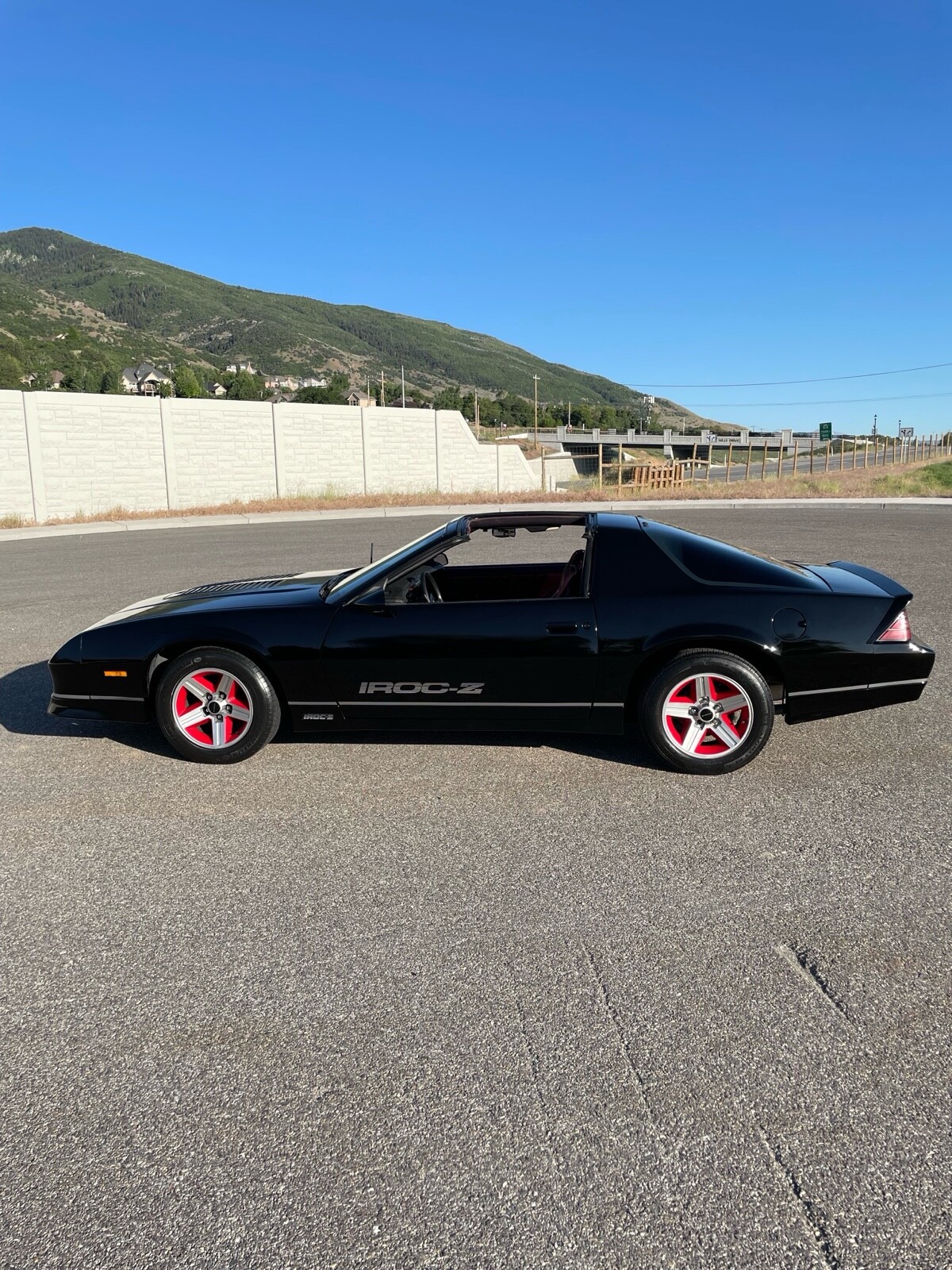 Chevrolet-Camaro-1985-19