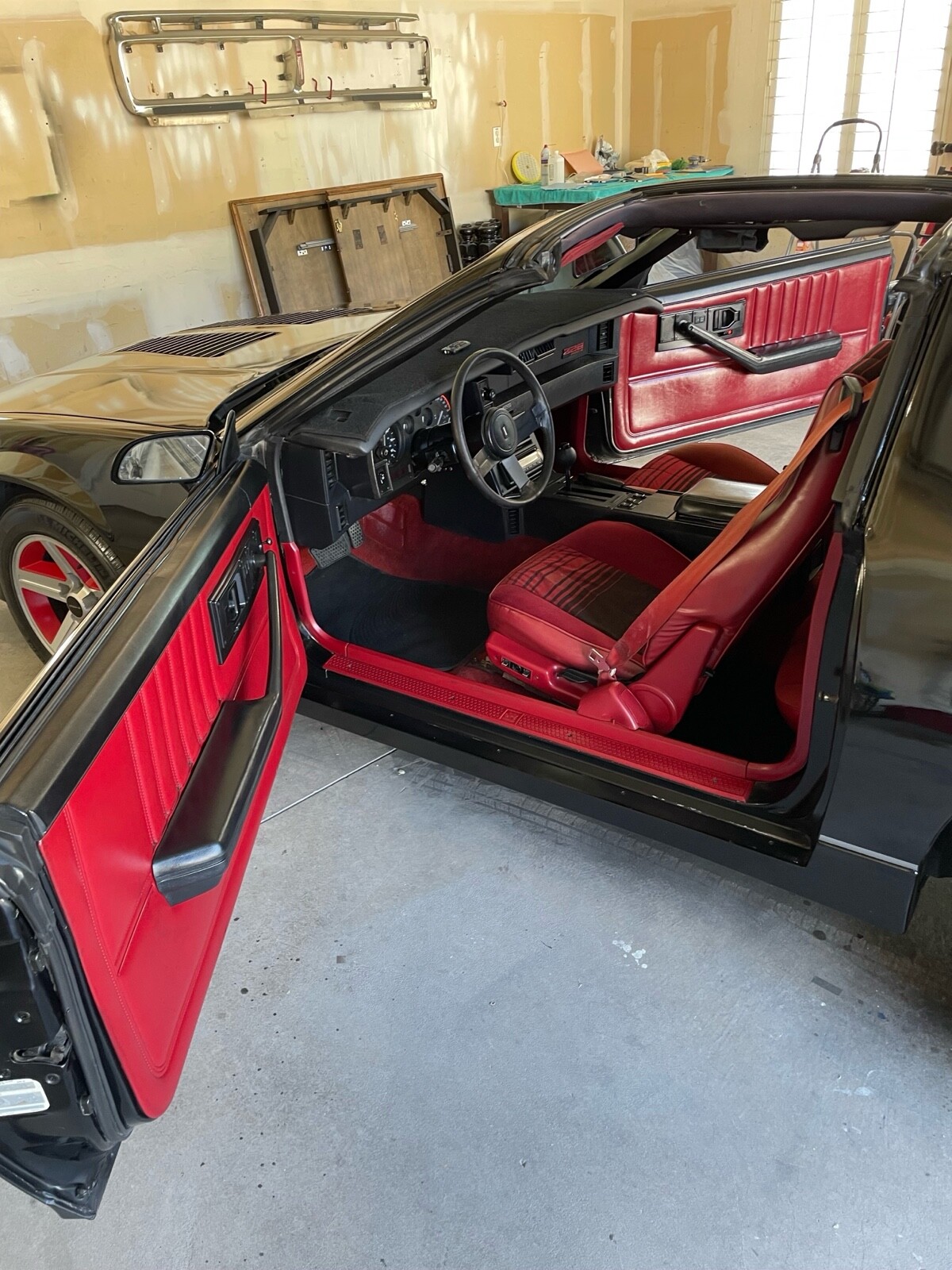 Chevrolet-Camaro-1985-22