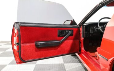 Chevrolet-Camaro-1985-Other-12