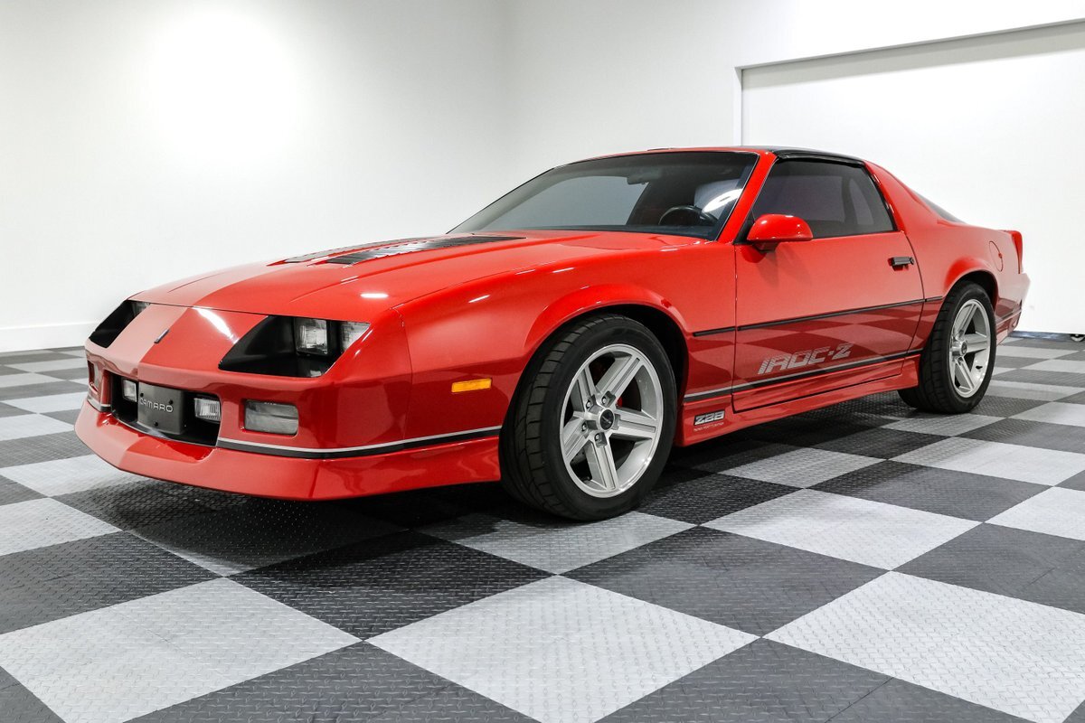 Chevrolet-Camaro-1985-Other-2