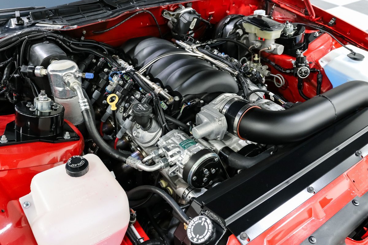Chevrolet-Camaro-1985-Other-9