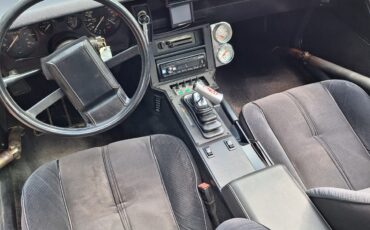 Chevrolet-Camaro-1986-Coupe-5