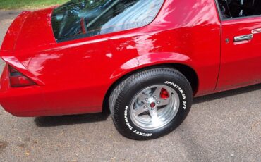 Chevrolet-Camaro-1986-Coupe-8