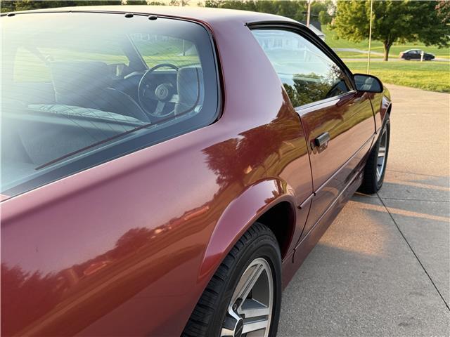 Chevrolet-Camaro-1987-2-Door-Hatchback-27
