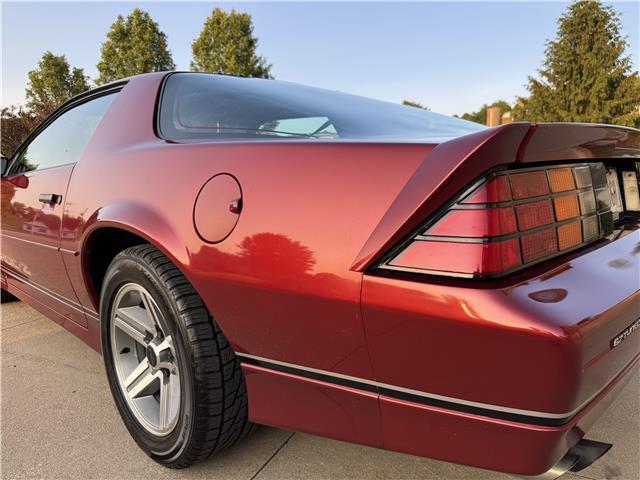 Chevrolet-Camaro-1987-2-Door-Hatchback-3