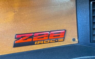 Chevrolet-Camaro-1988-Convertible-5