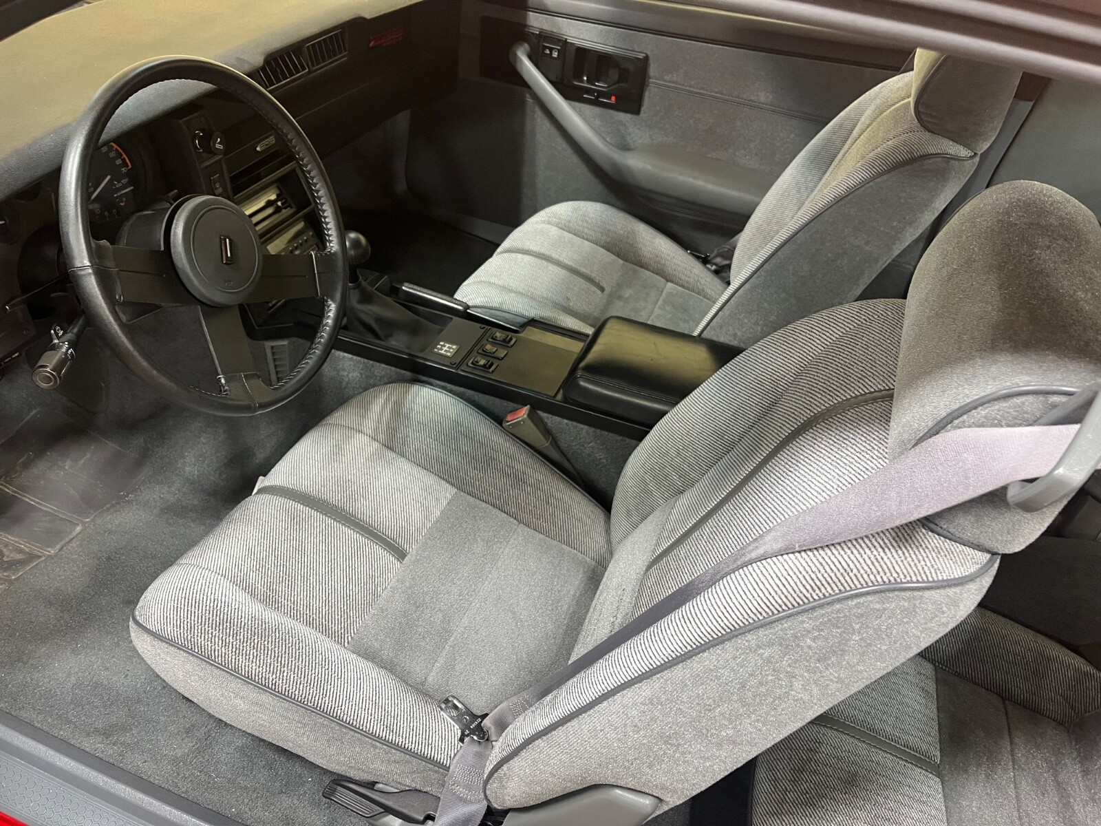 Chevrolet-Camaro-1989-Coupe-10