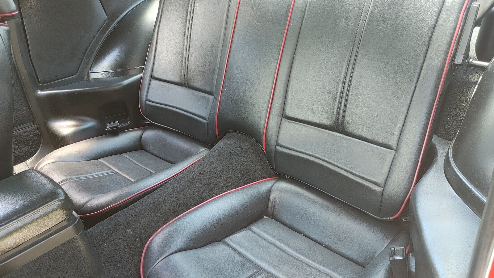 Chevrolet-Camaro-1989-Coupe-11