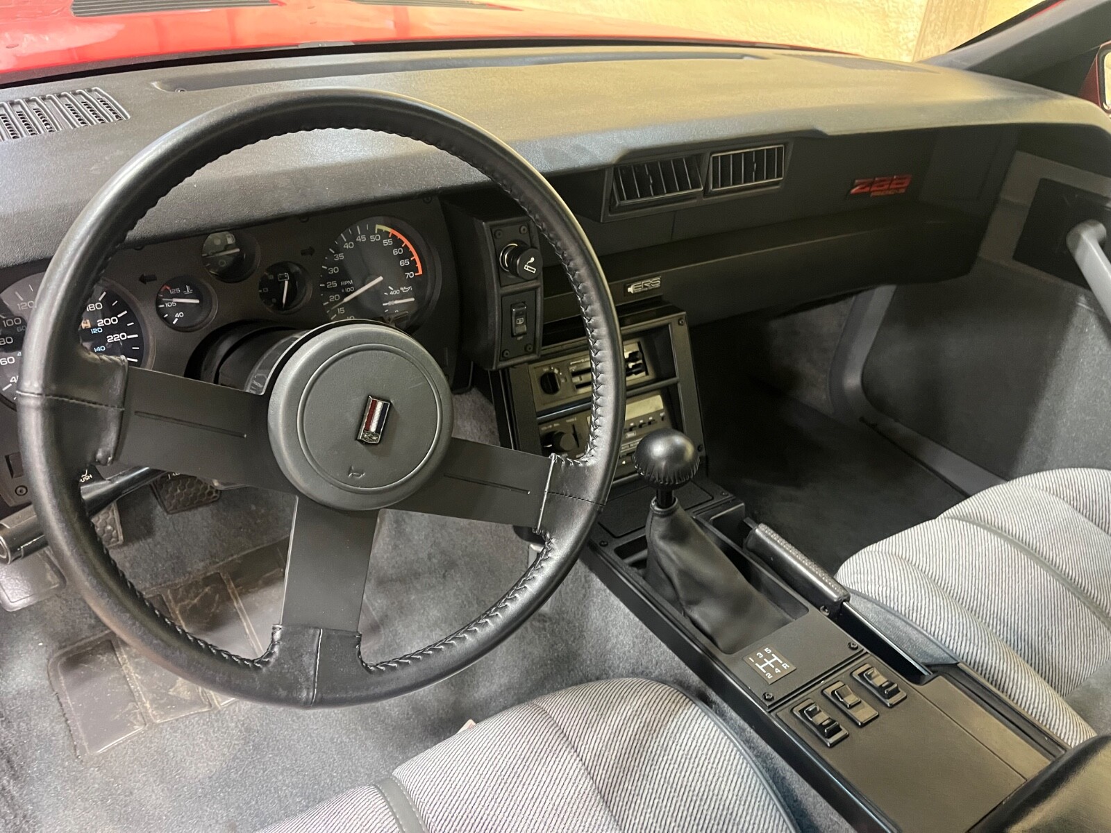 Chevrolet-Camaro-1989-Coupe-27