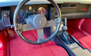 Chevrolet-Camaro-1989-Hatchback-19