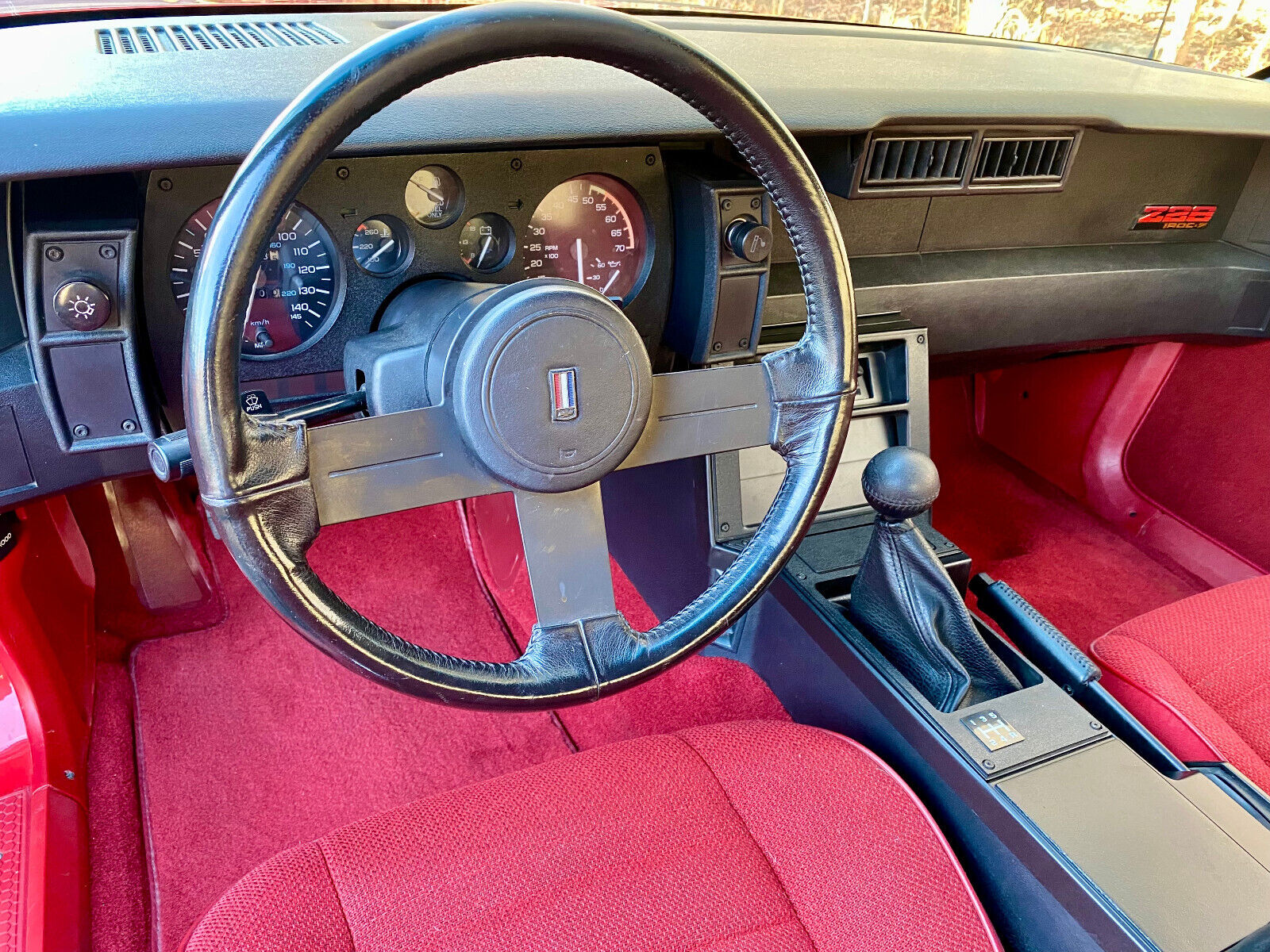 Chevrolet-Camaro-1989-Hatchback-19