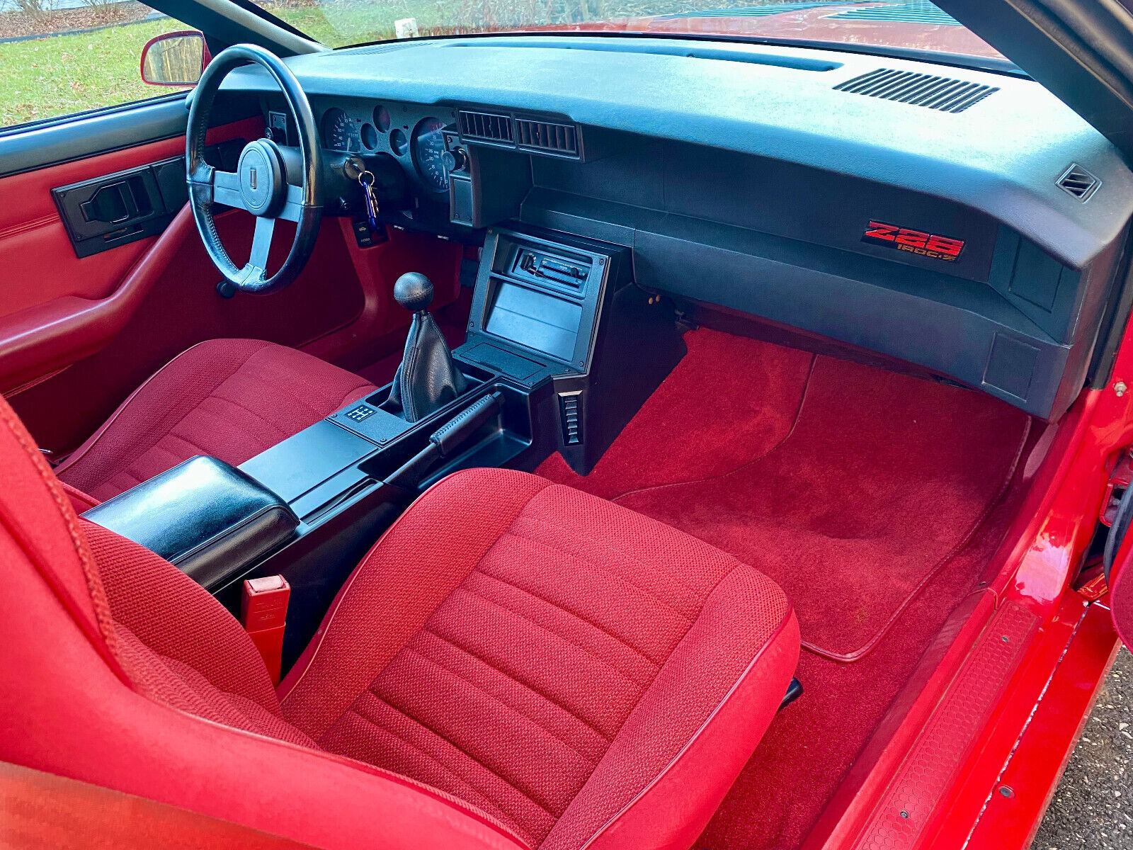 Chevrolet-Camaro-1989-Hatchback-23