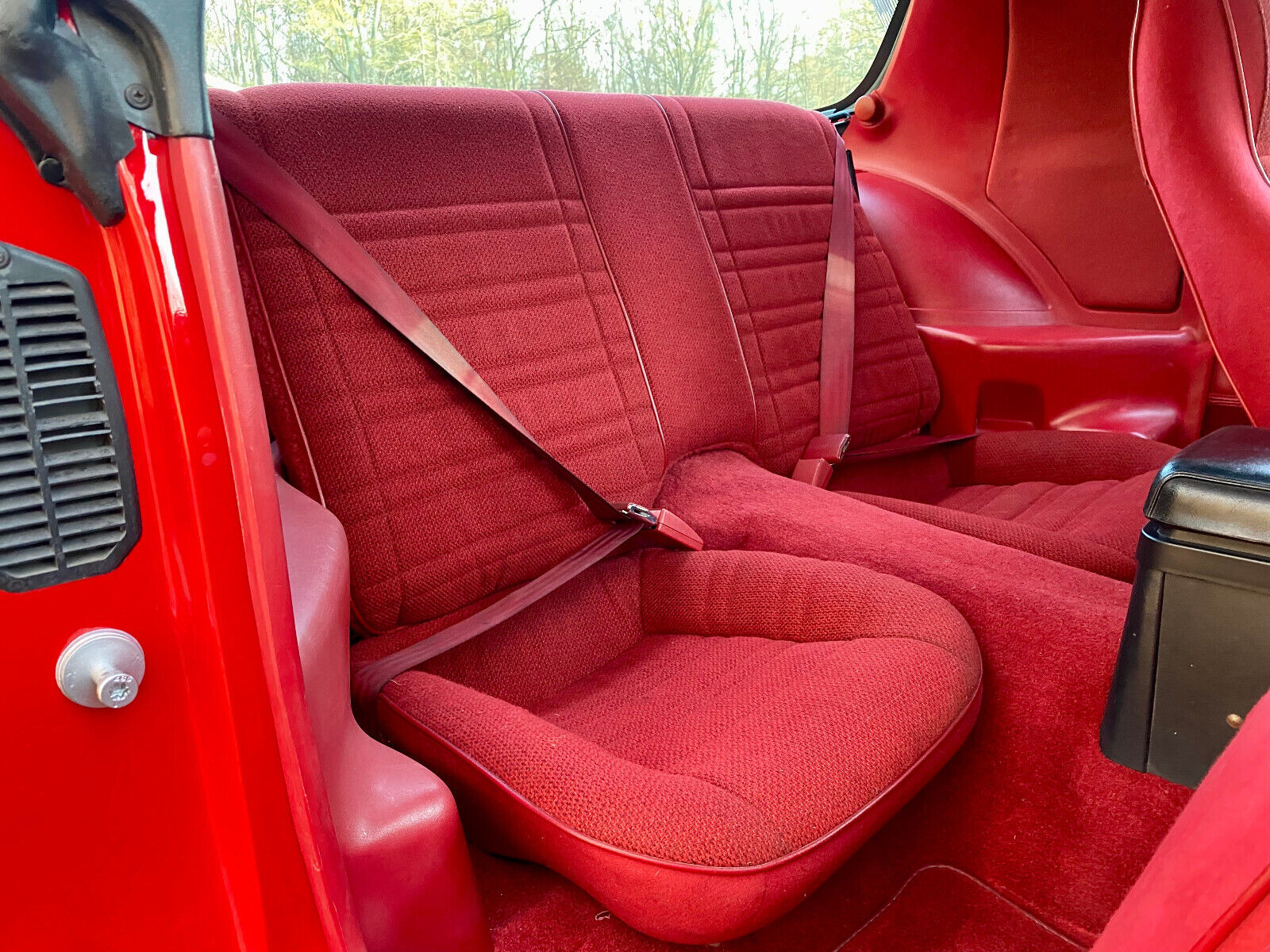 Chevrolet-Camaro-1989-Hatchback-24