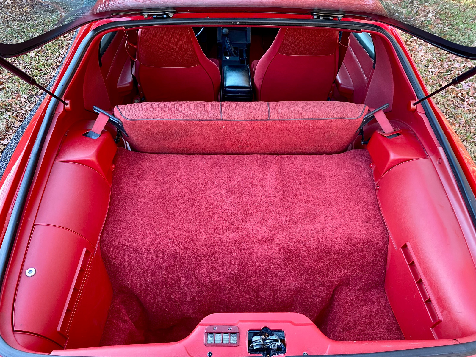 Chevrolet-Camaro-1989-Hatchback-28